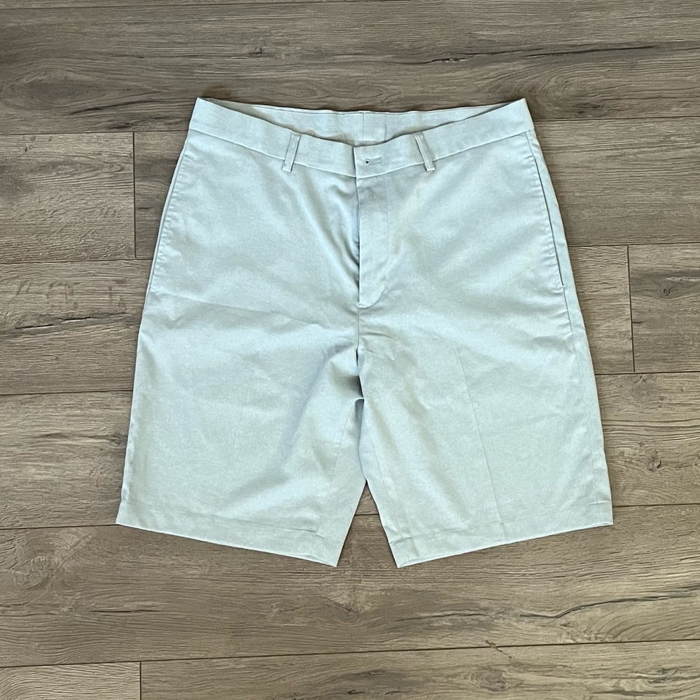 Like New Walter Hagen Essentials Short 34